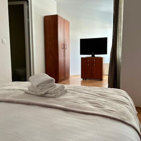 Ambra Room'S Brasov Bagian luar foto