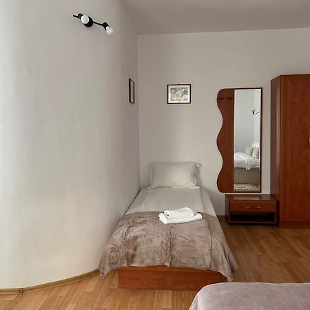 Ambra Room'S Brasov Bagian luar foto