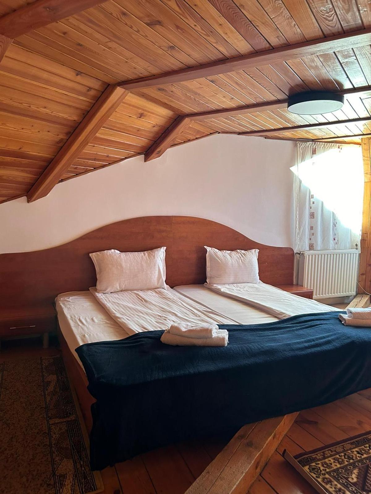 Ambra Room'S Brasov Bagian luar foto