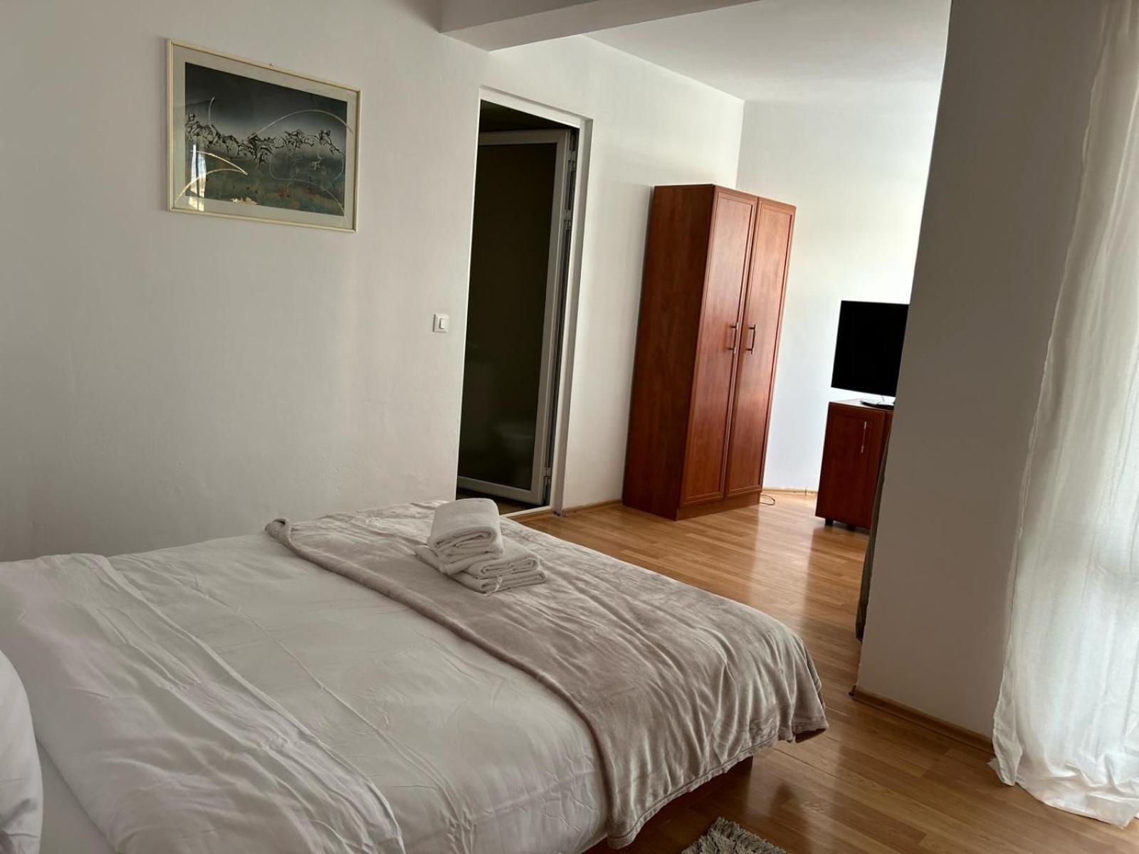 Ambra Room'S Brasov Bagian luar foto