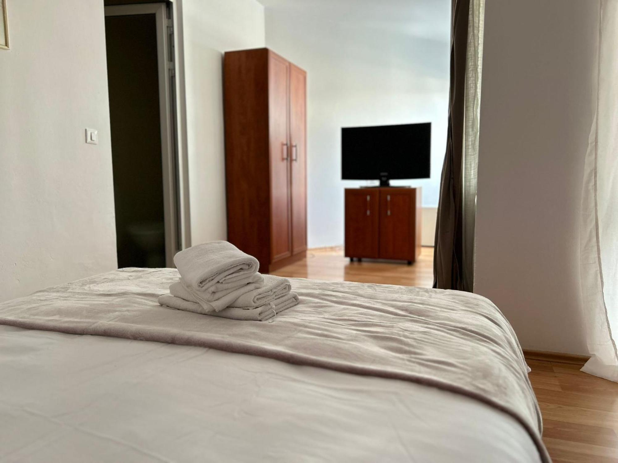 Ambra Room'S Brasov Bagian luar foto