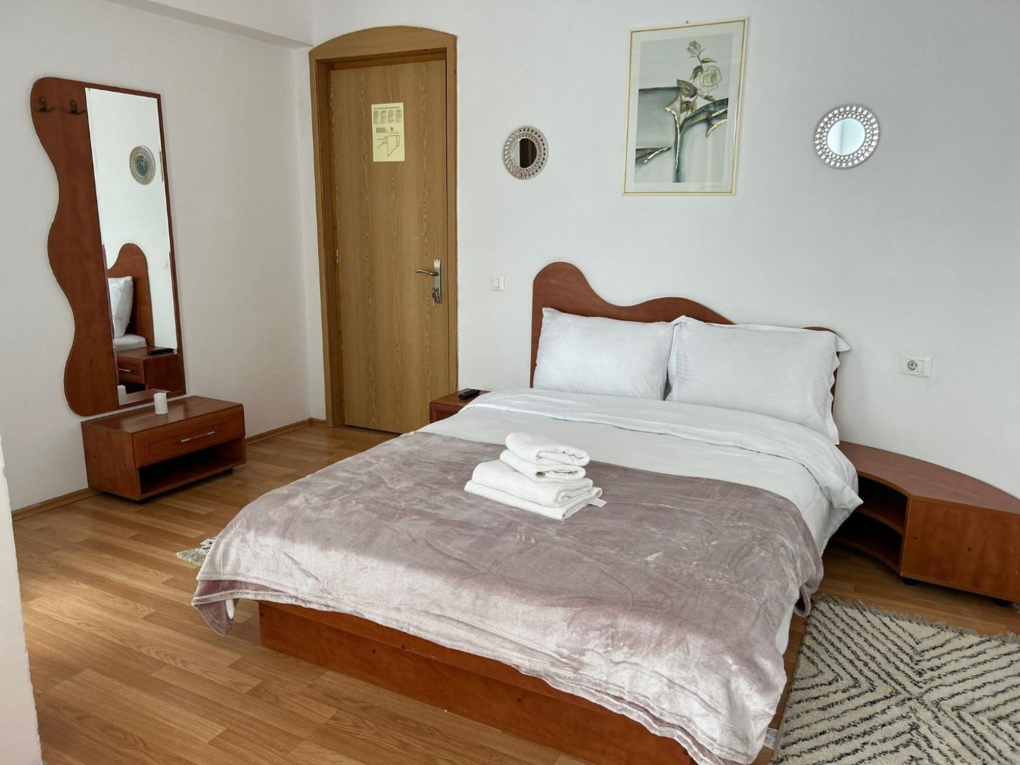 Ambra Room'S Brasov Bagian luar foto
