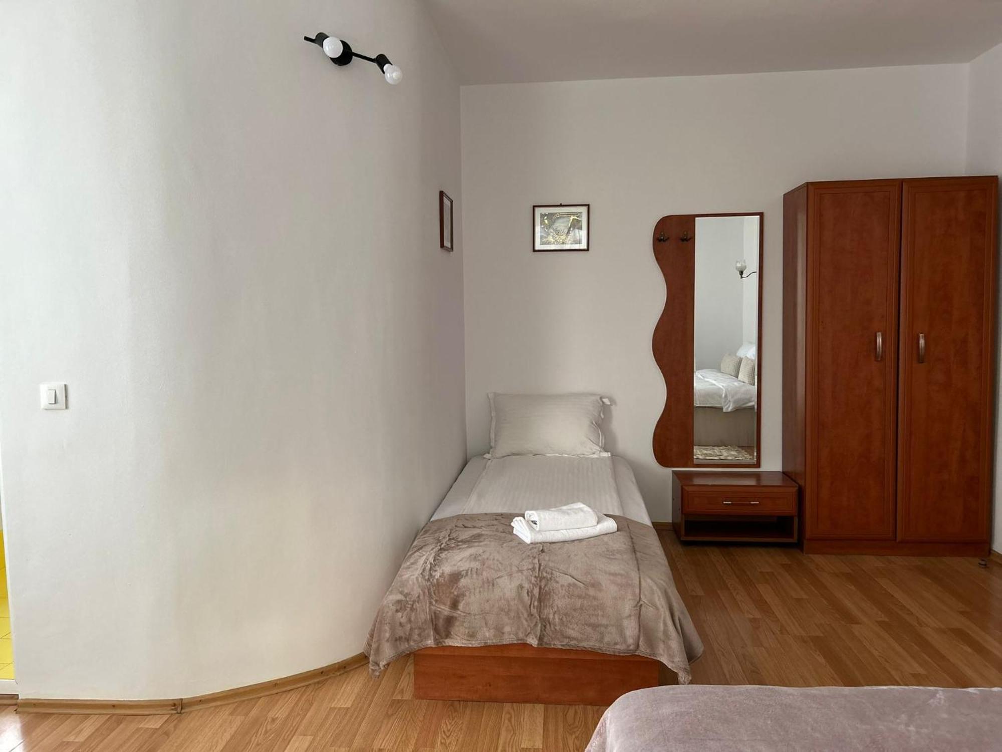 Ambra Room'S Brasov Bagian luar foto