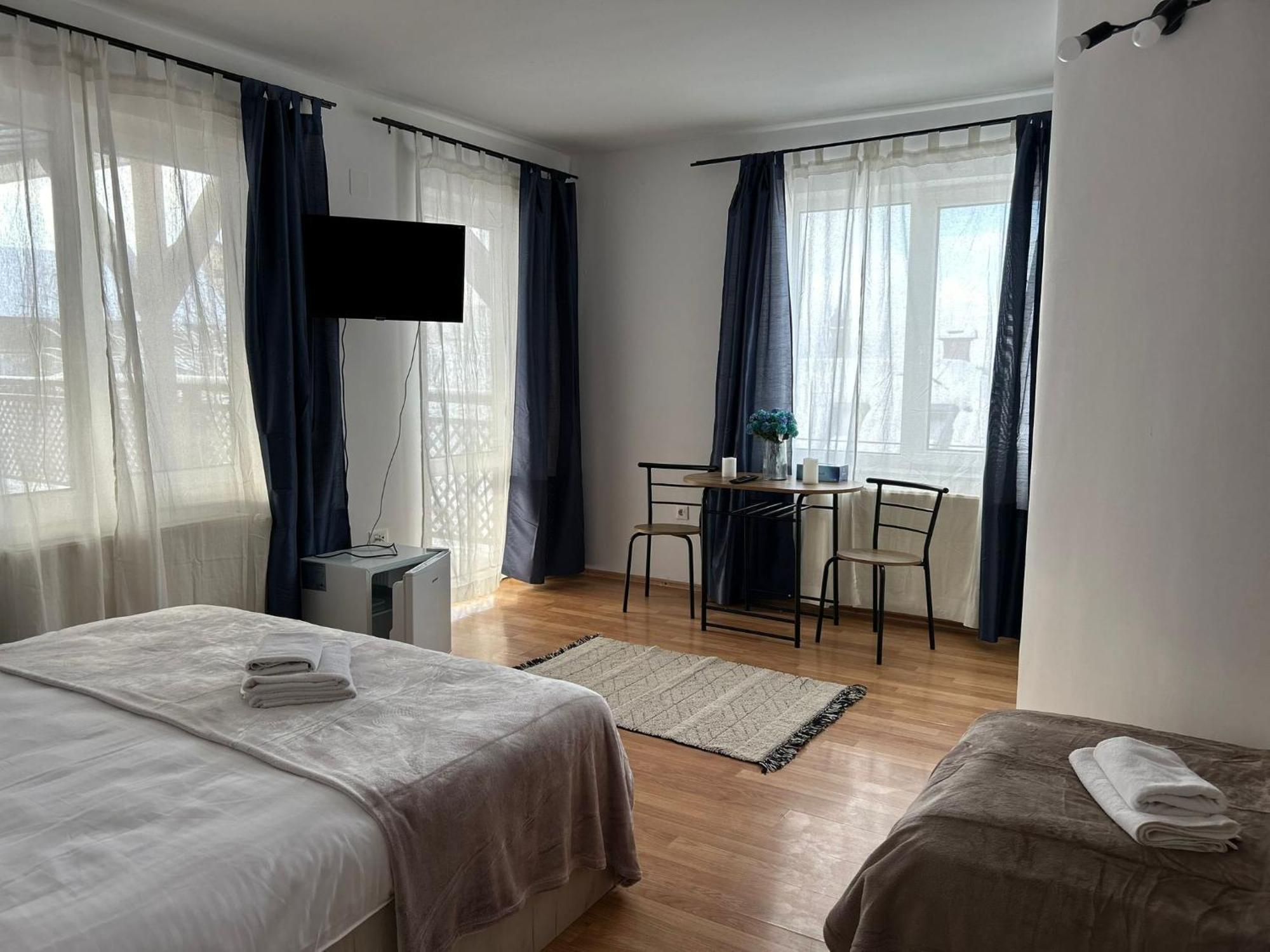 Ambra Room'S Brasov Bagian luar foto