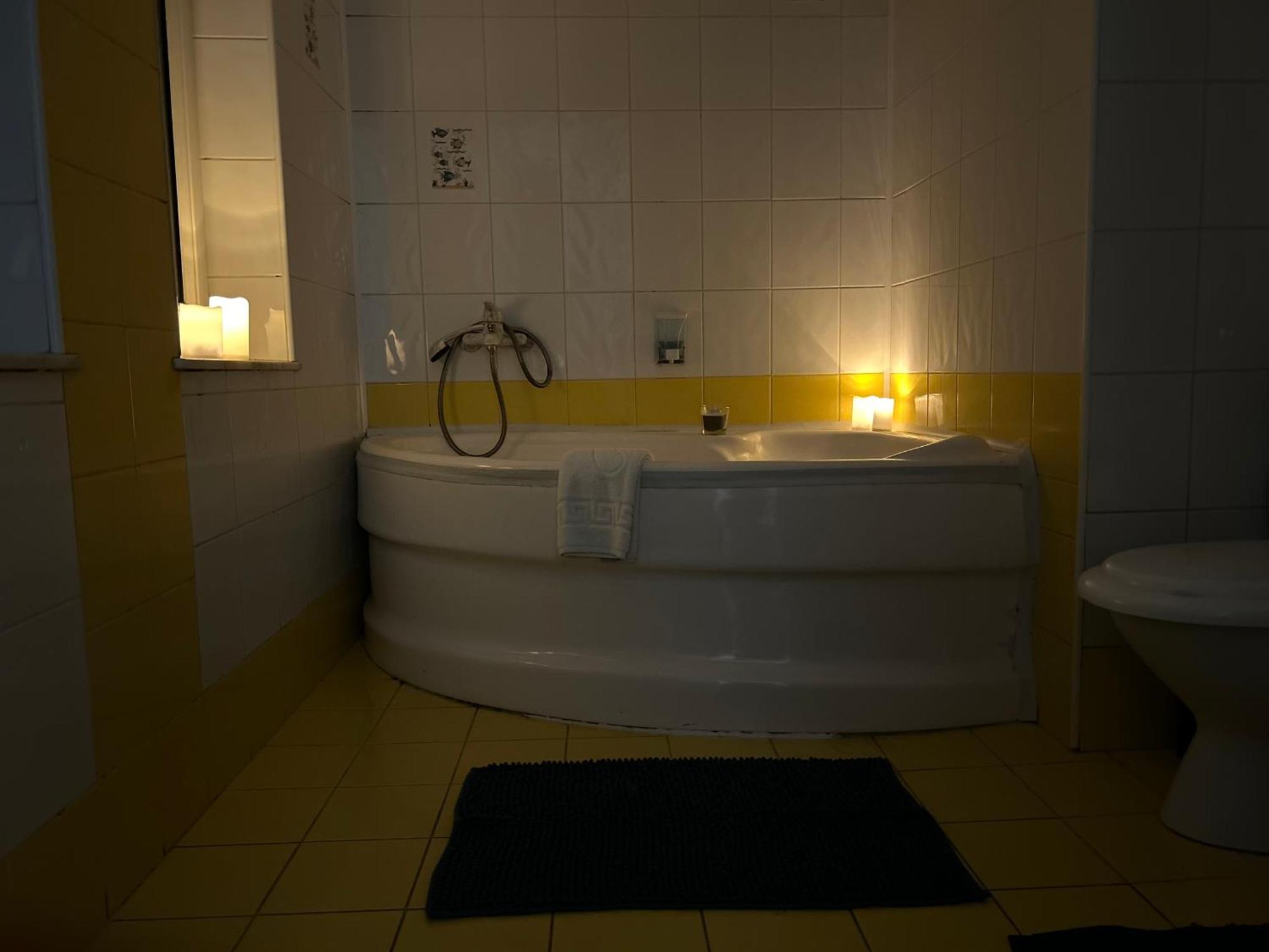 Ambra Room'S Brasov Bagian luar foto
